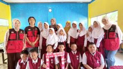 Mahasiswa KKN Unhas Ajarkan Pengelolaan Sampah dan Prinsip 3R di SDN 247 Tondo Tangnga