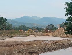 Puluhan Excavator Diduga Masih Beroperasi di PETI Bajo Barat, Masyarakat Desak APH Bertindak Tegas